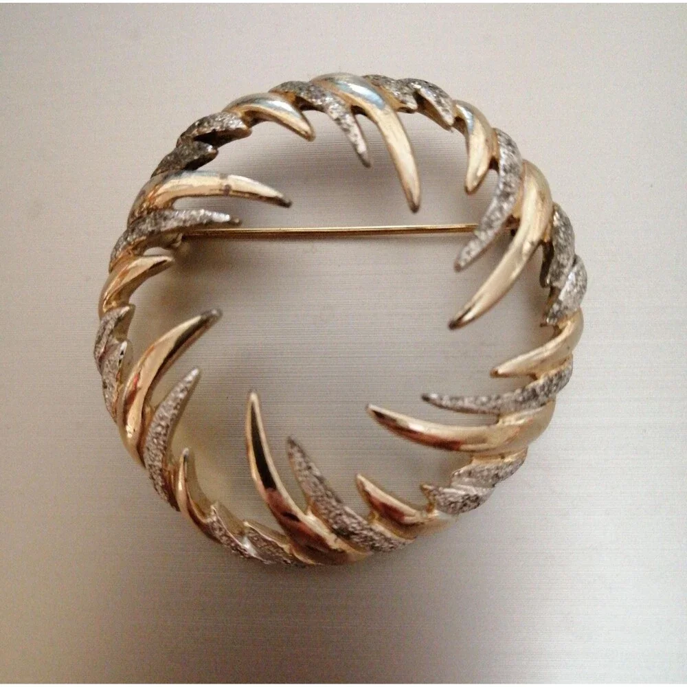 Vintage Sarah Coventry Fire N Ice Silver Gold Modern Abstract